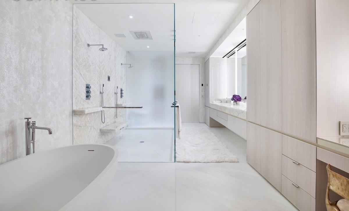 A large white bathroom